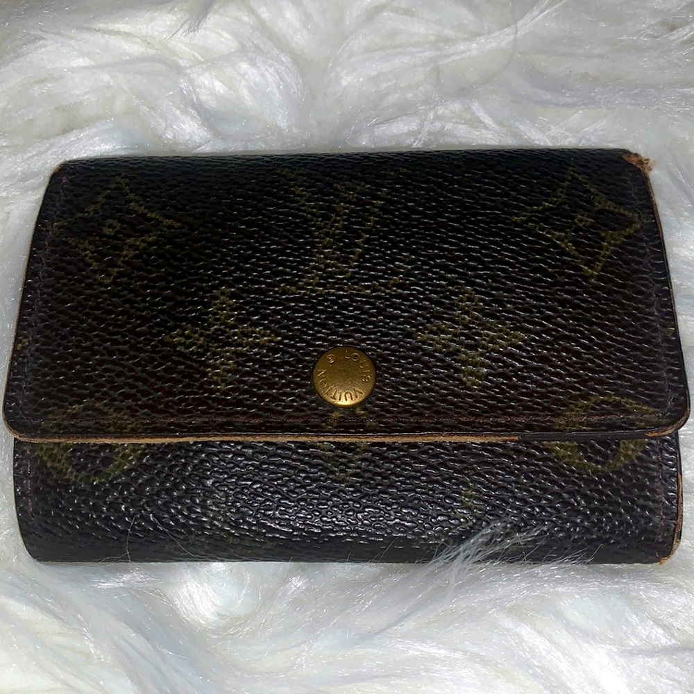 Authentic Louis Vuitton, keyholder